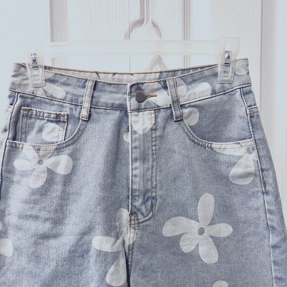 Shein Flower Power 70"s Hippie Print-Jean/Denim Shorts-Floral-Sz. XS-Distressed - Picture 3 of 10